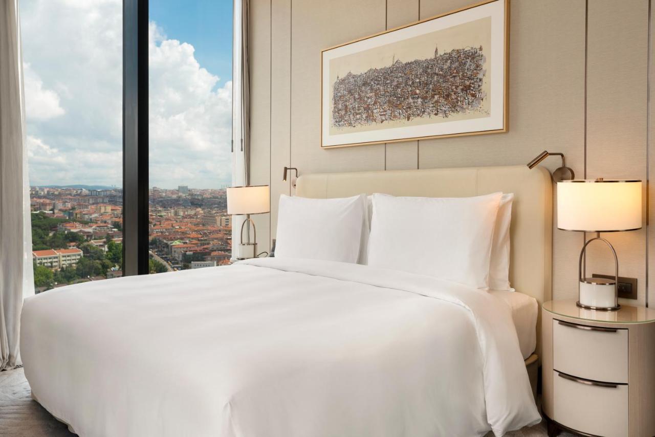 Address Istanbul Hotel Ngoại thất bức ảnh A bedroom at the hotel