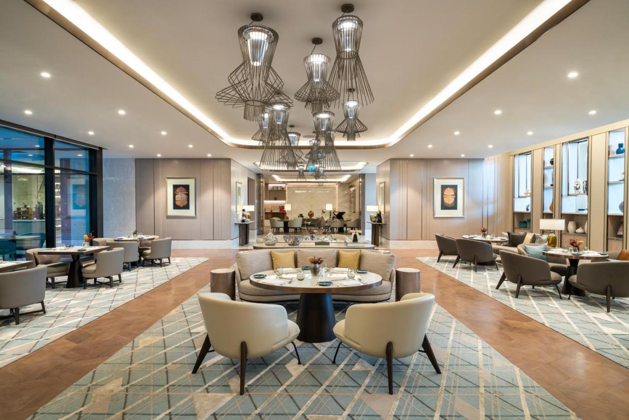 Address Istanbul Hotel Ngoại thất bức ảnh The Club at London Heathrow Airport