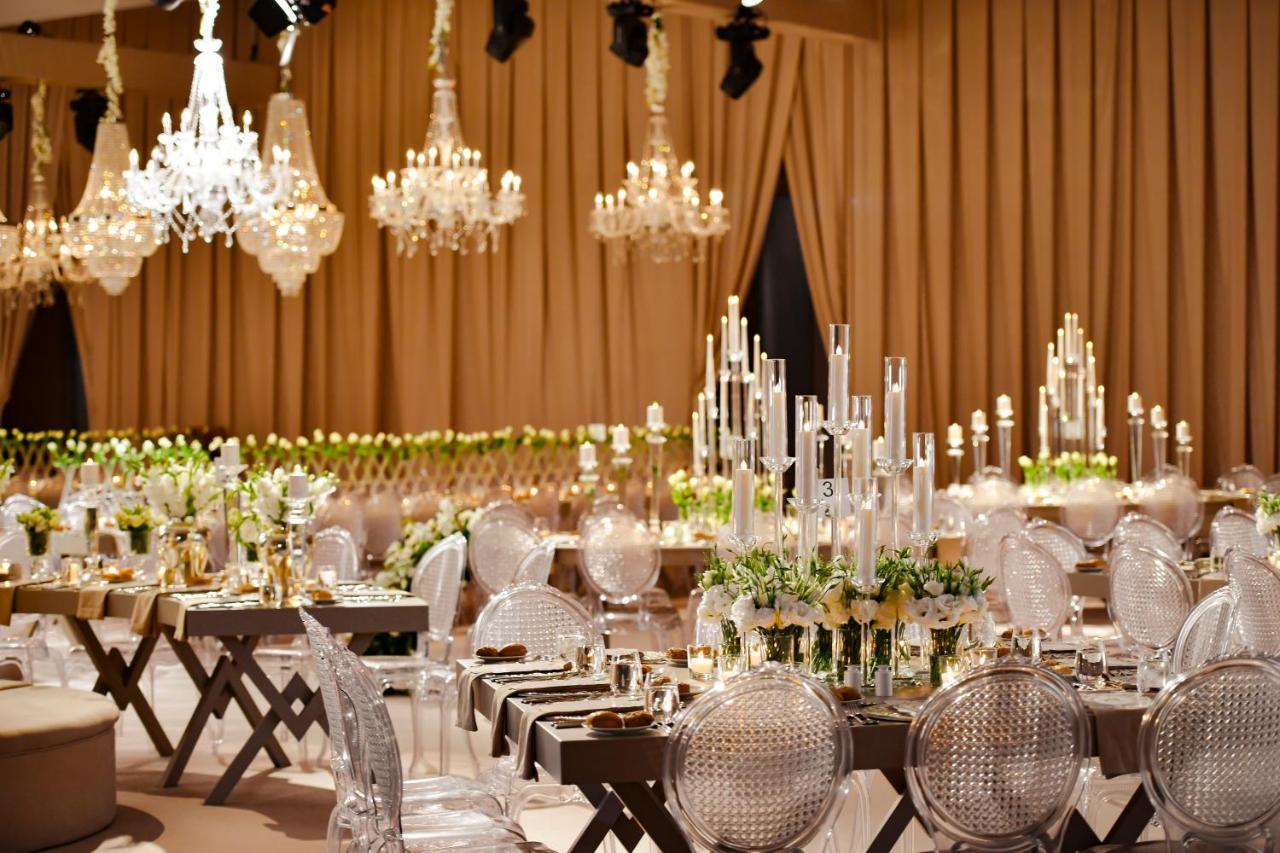 Address Istanbul Hotel Ngoại thất bức ảnh The ballroom at The Four Seasons Hotel, Hong Kong