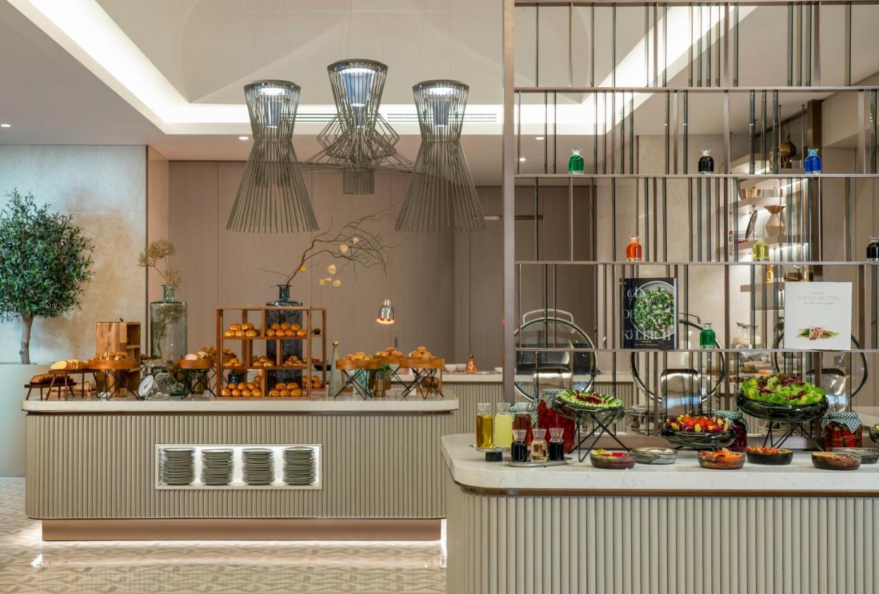 Address Istanbul Hotel Ngoại thất bức ảnh The buffet at the hotel